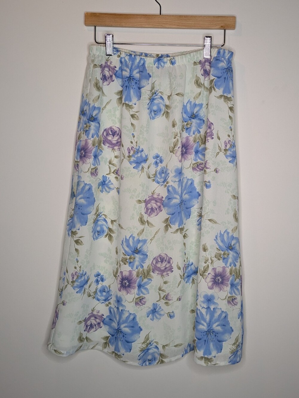 Laura Scott Floral Midi Skirt in Light Green with Blue & Purple Flowers Small